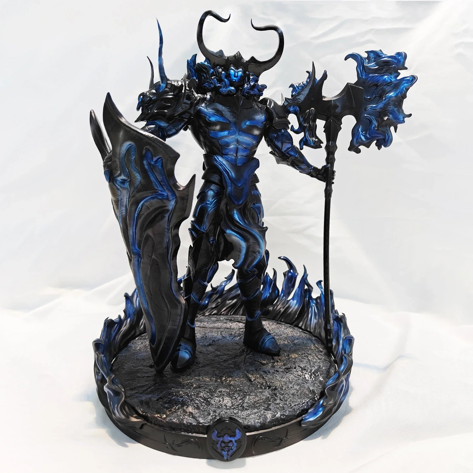 Berion Igris Bell Statue – 25cm Collector's Edition