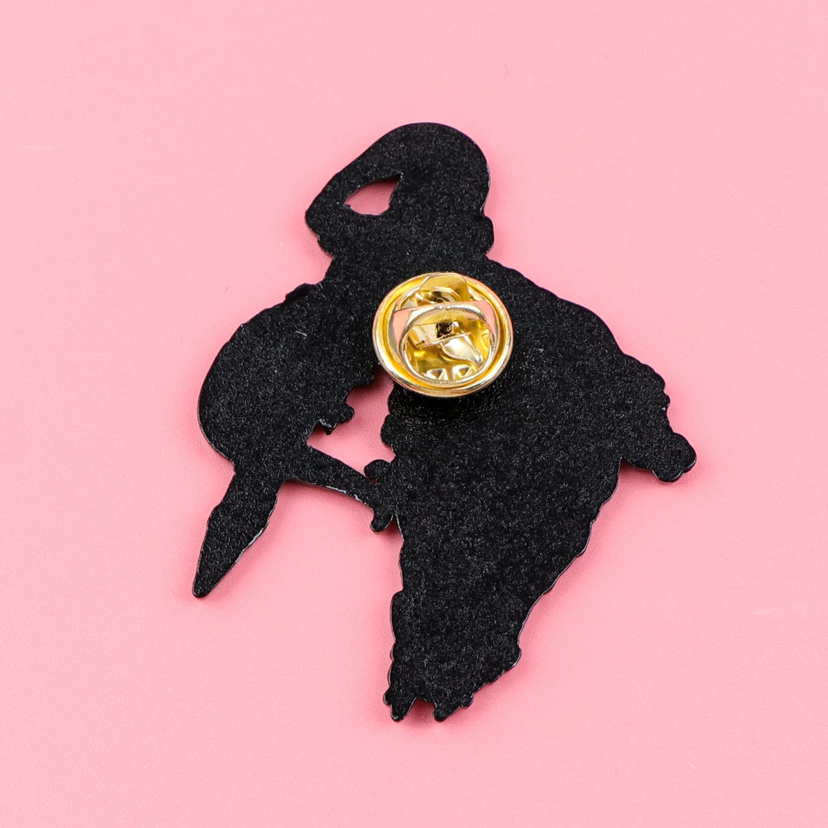 Anime Hunter Enamel Pin – Unisex Brooch for Fans
