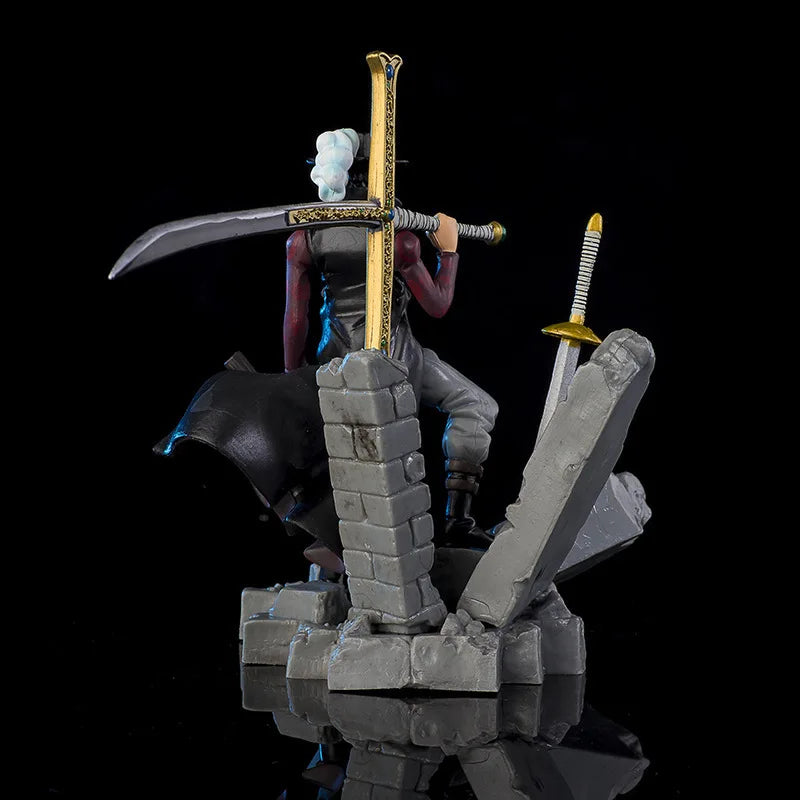 ONE PIECE Dracule Mihawk 14CM Action Figure – Top Decisive Battle